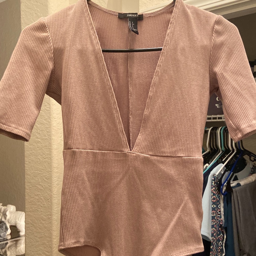 Low Cut Nude Body Suite & Mauve Mini Skirt Set - Picture 4 of 4